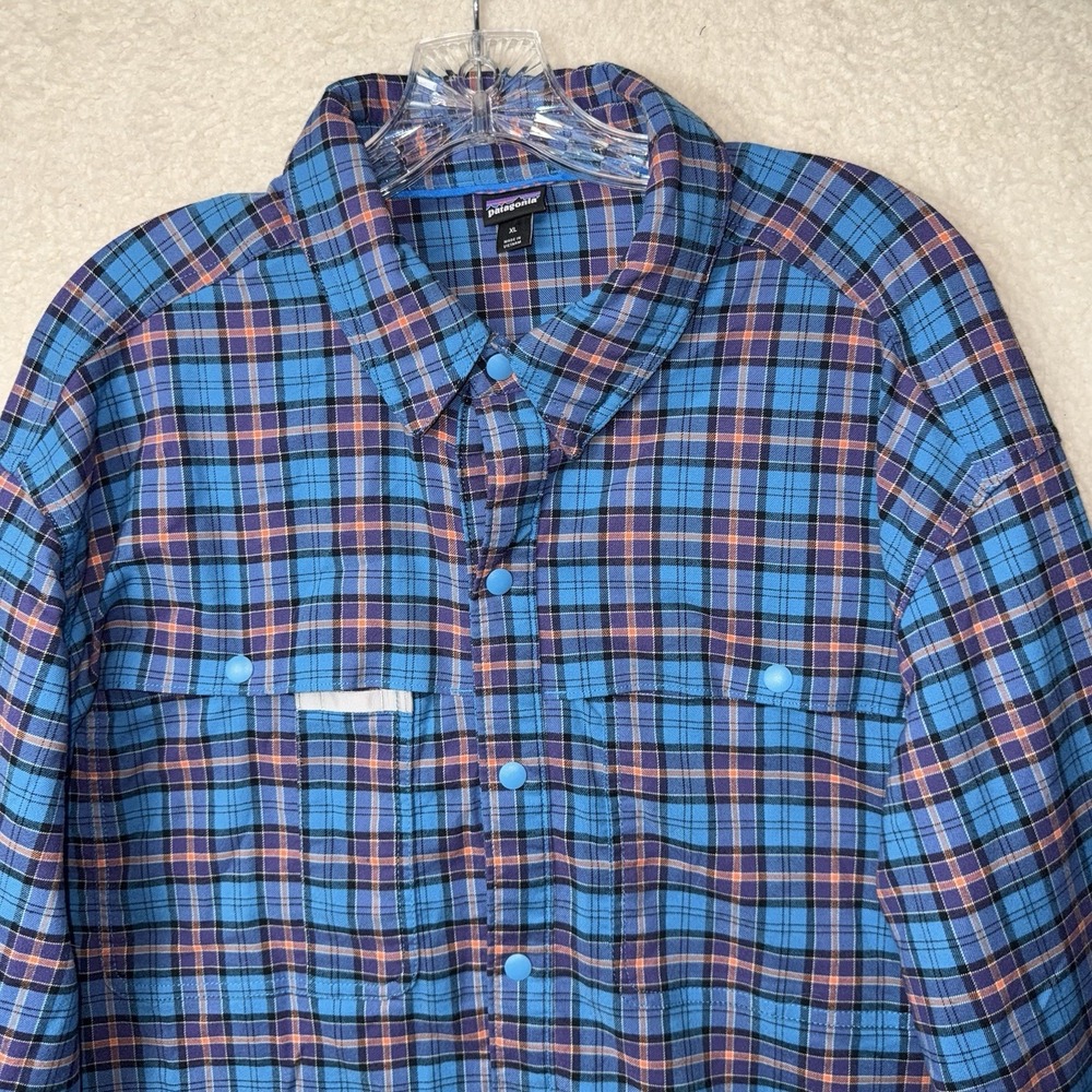 Patagonia Men's Shirt Size XL Blue Button Up Long Sleeve Plaid Outdoor Hike Camp
